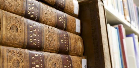 Books in the Faculty library © University of Cambridge. All Rights Reserved Books in the Faculty library